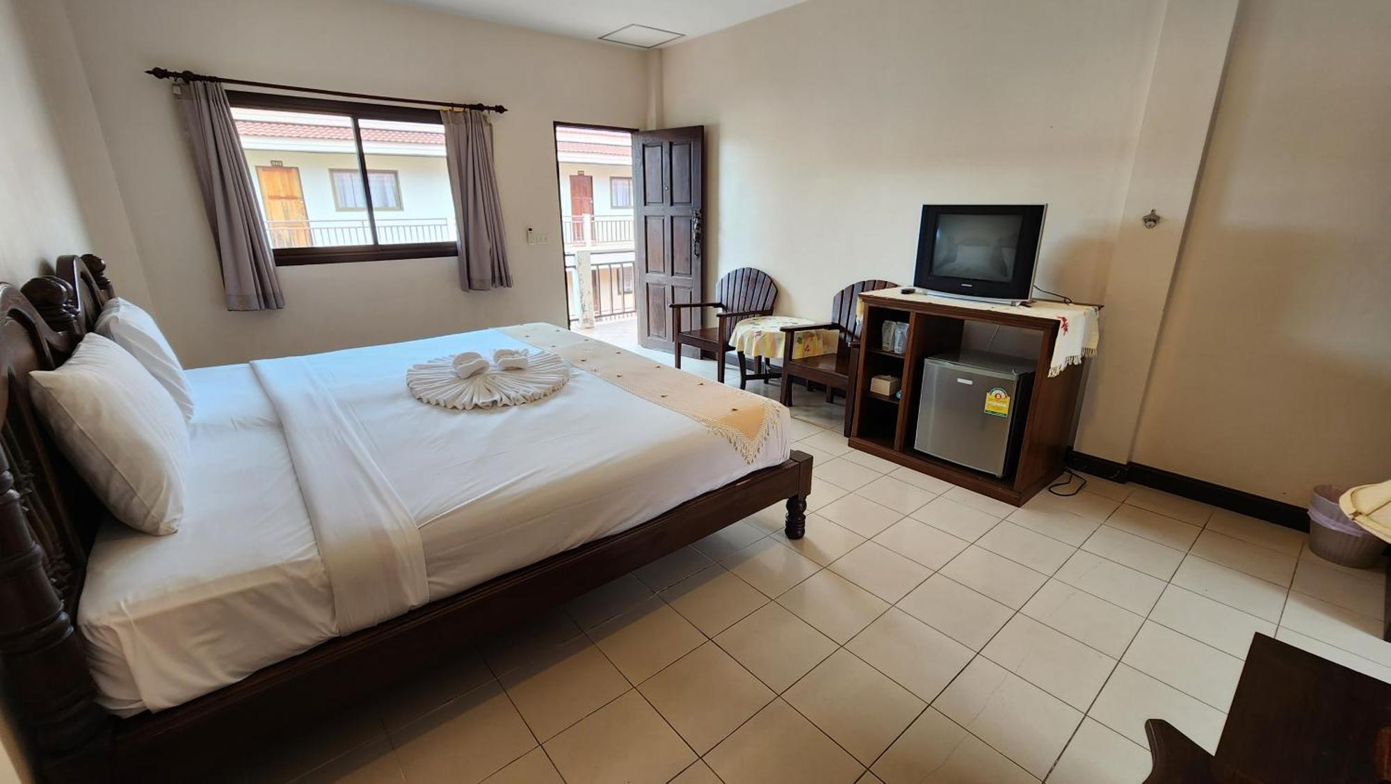 Panupong Hotel Chaweng  Bagian luar foto