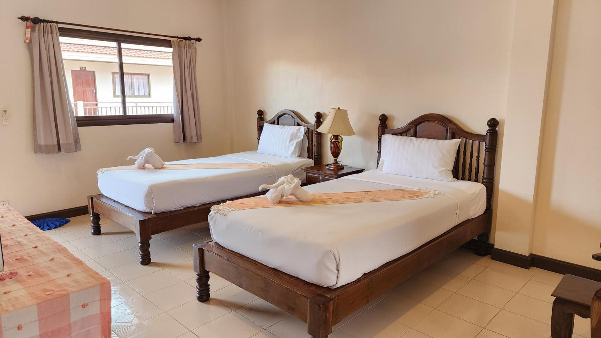 Panupong Hotel Chaweng  Bagian luar foto