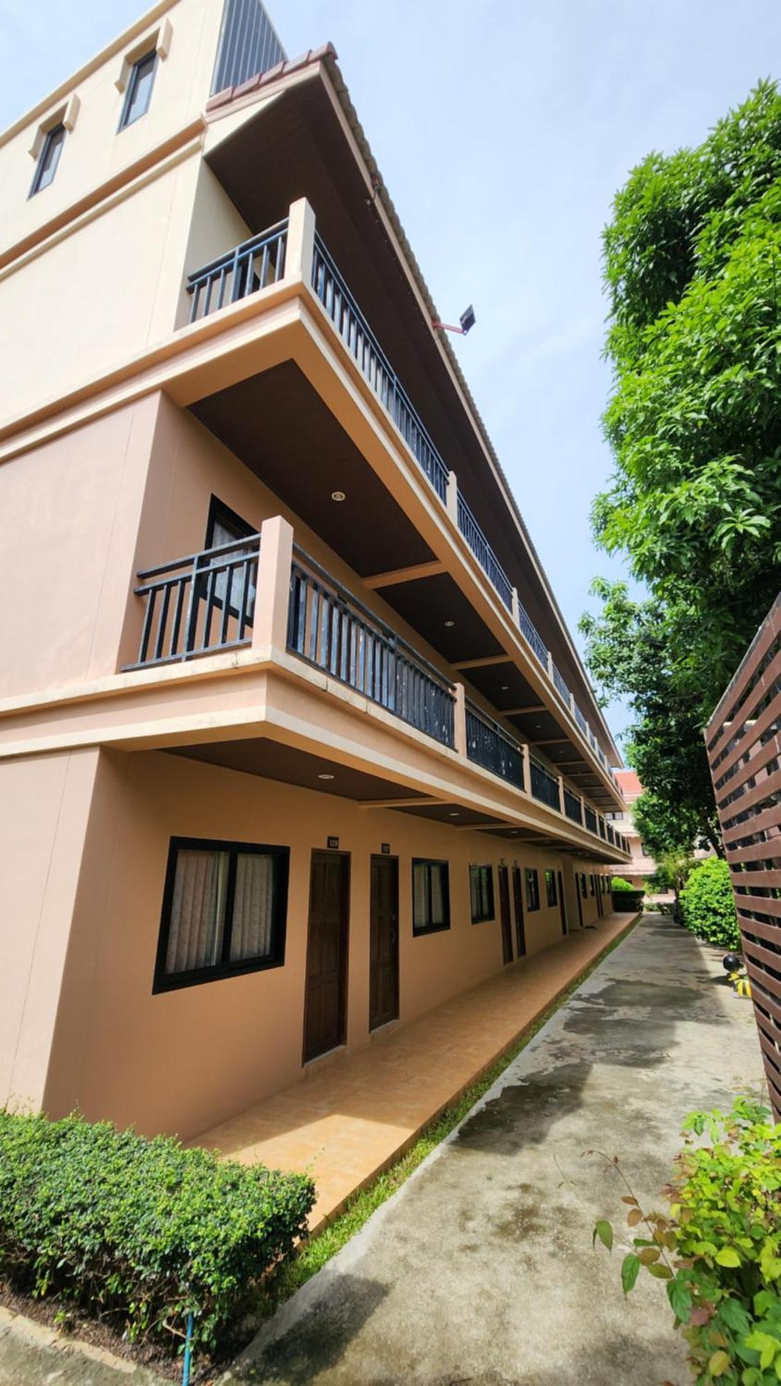 Panupong Hotel Chaweng  Bagian luar foto