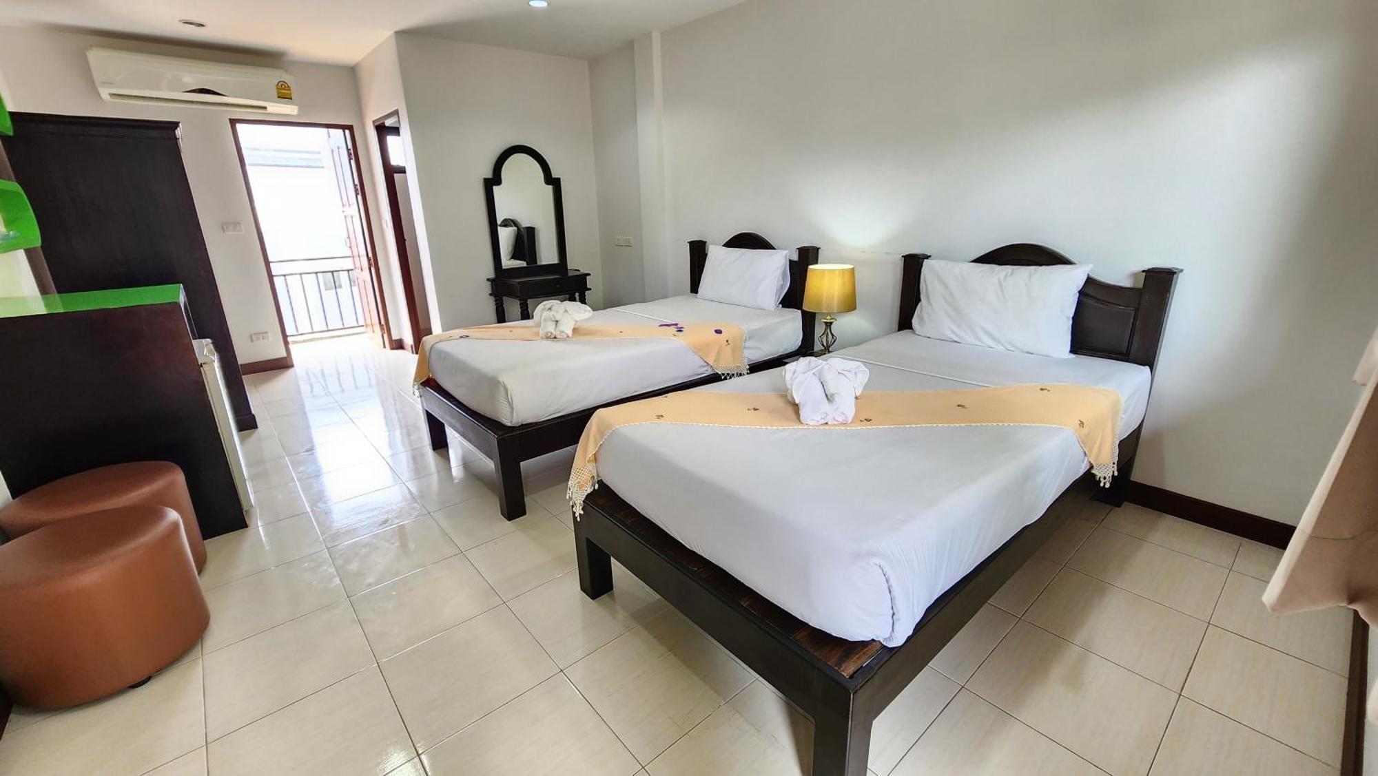 Panupong Hotel Chaweng  Bagian luar foto