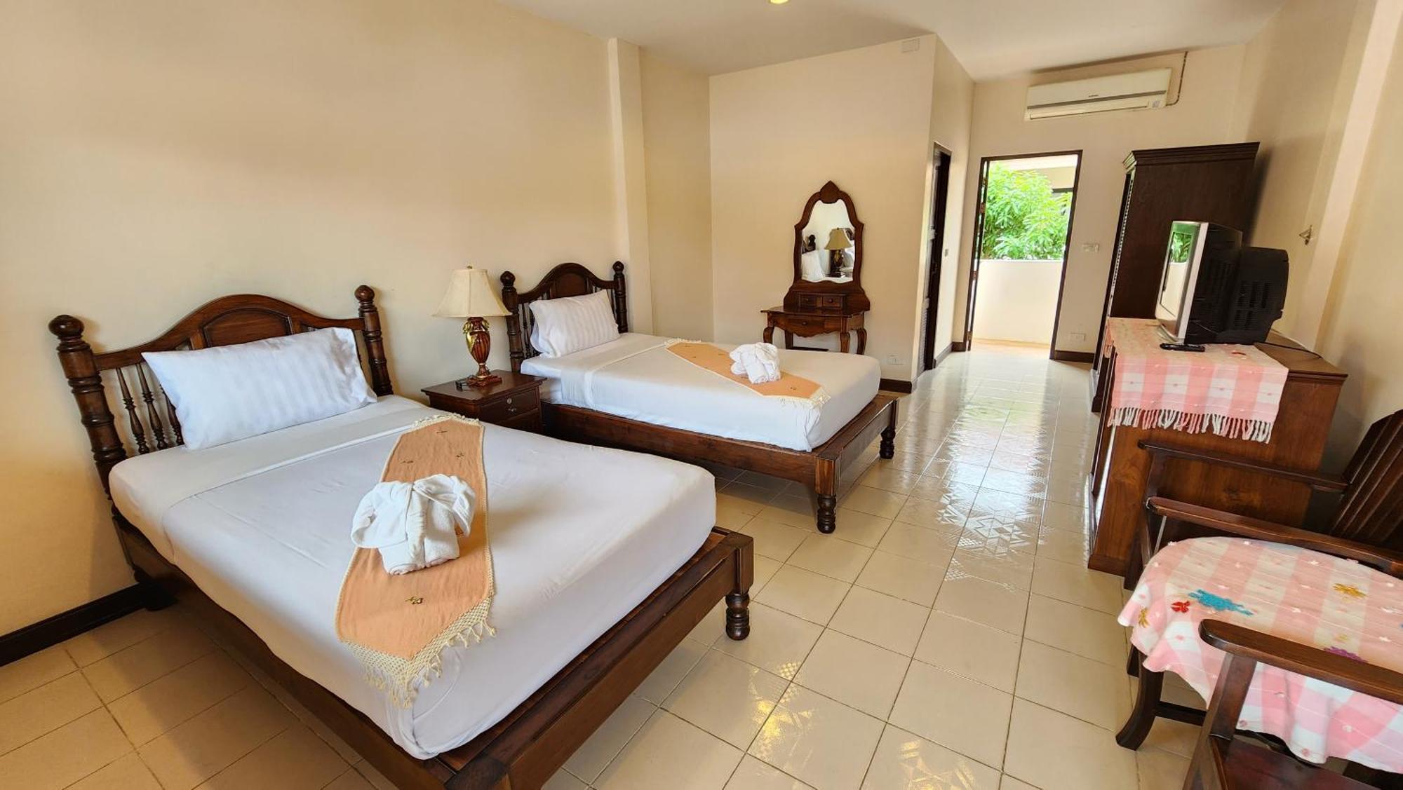 Panupong Hotel Chaweng  Bagian luar foto