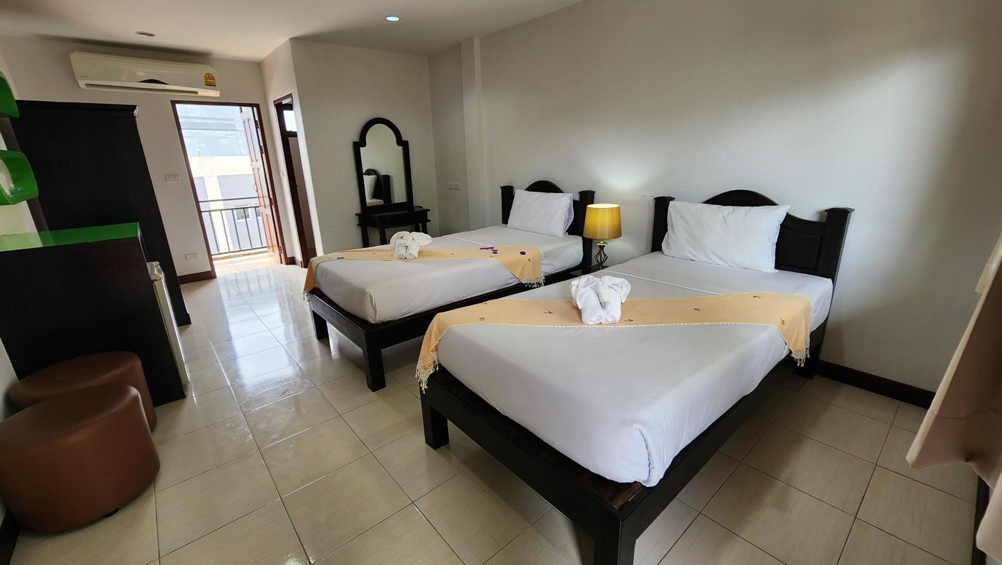 Panupong Hotel Chaweng  Bagian luar foto