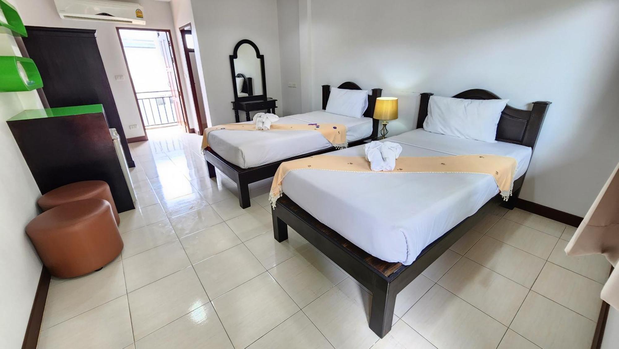 Panupong Hotel Chaweng  Bagian luar foto