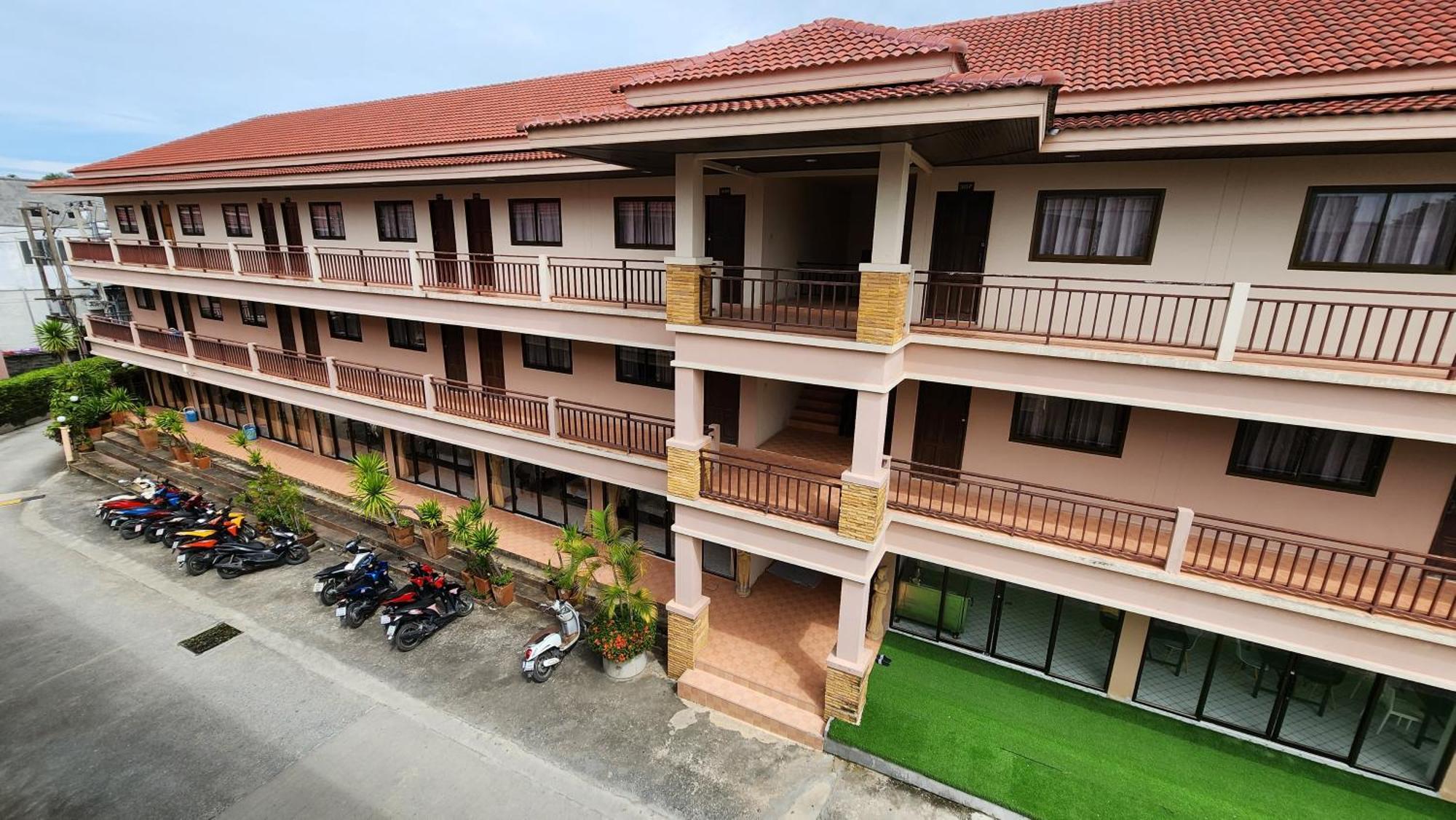 Panupong Hotel Chaweng  Bagian luar foto