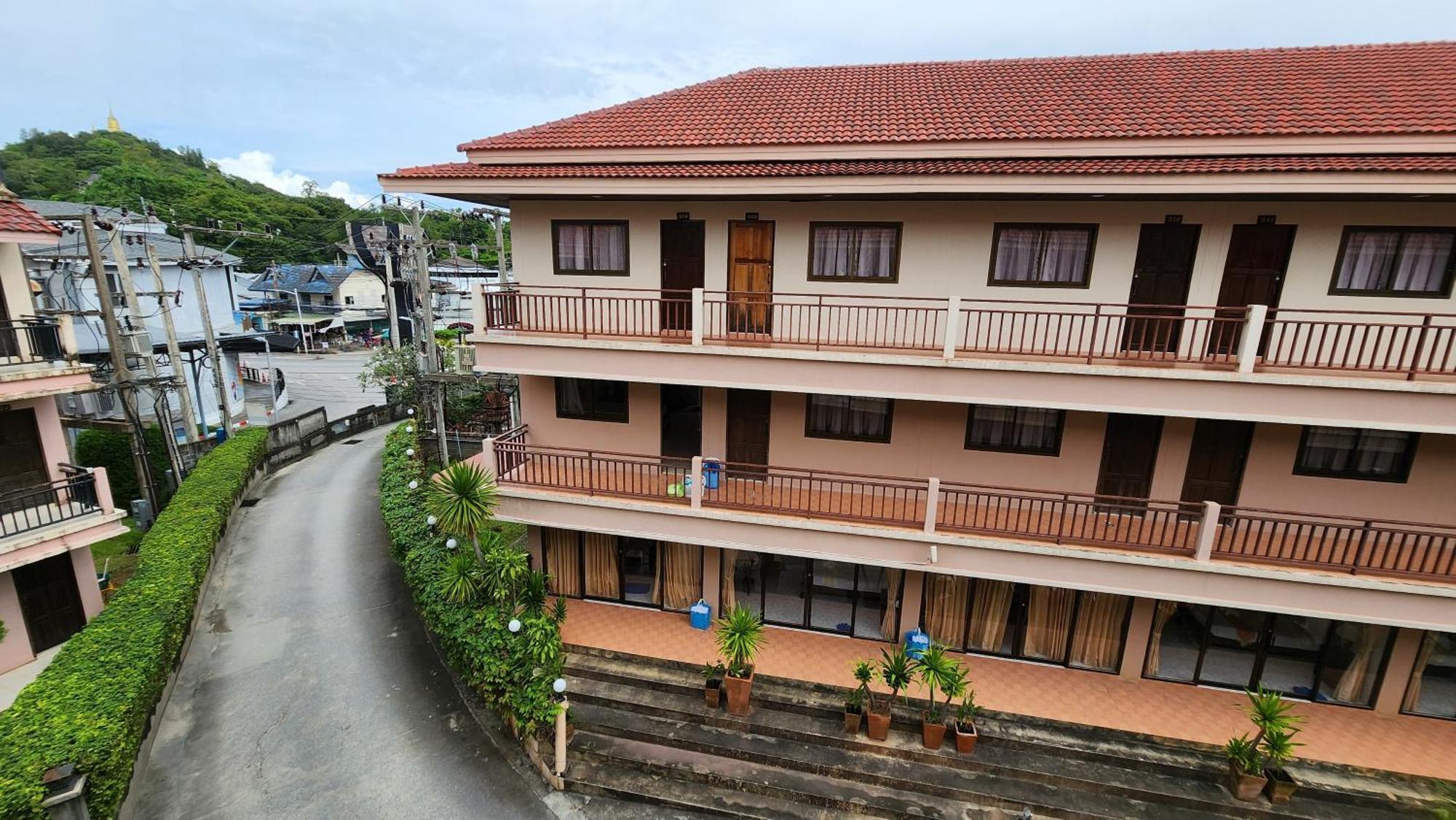 Panupong Hotel Chaweng  Bagian luar foto