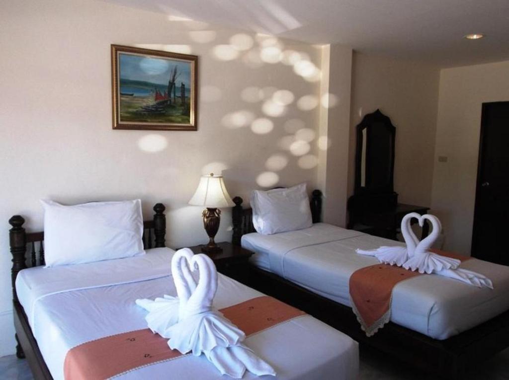 Panupong Hotel Chaweng  Ruang foto