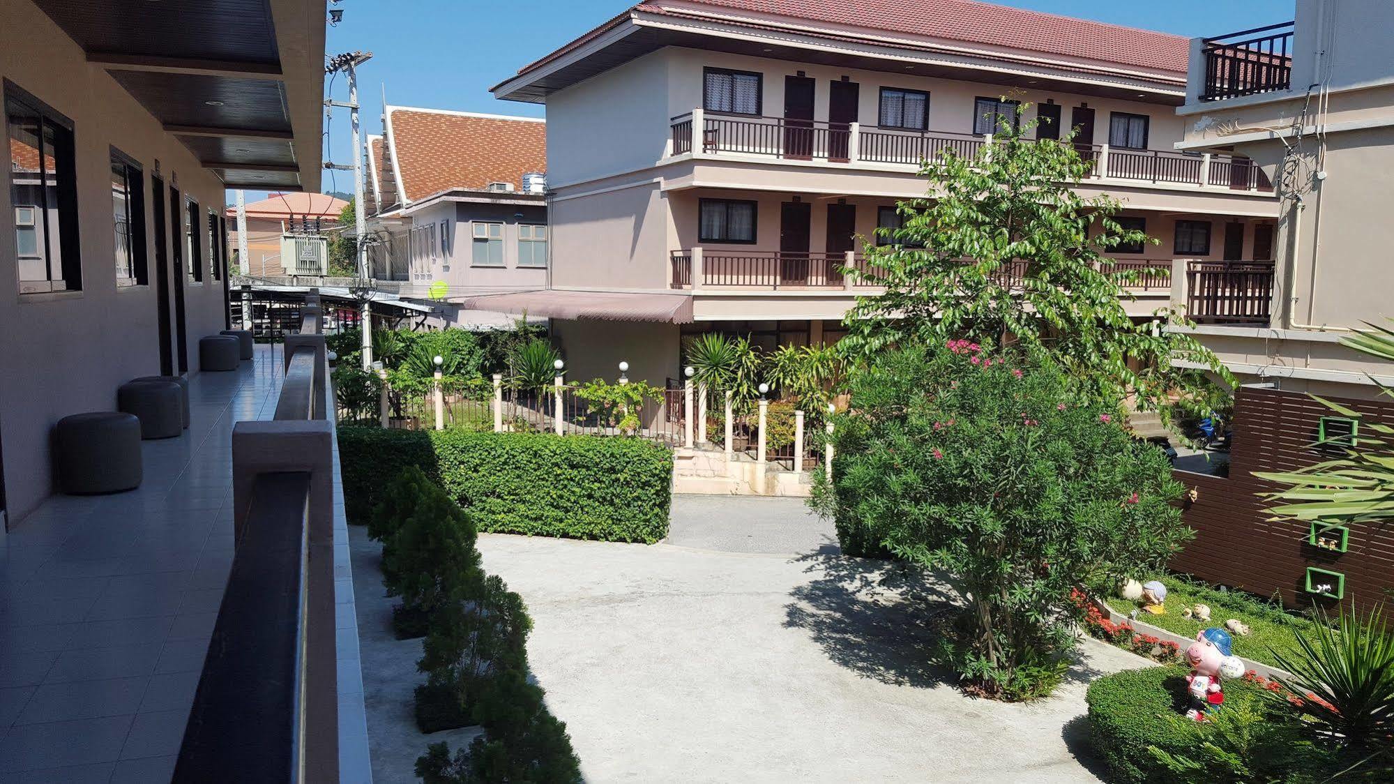 Panupong Hotel Chaweng  Bagian luar foto
