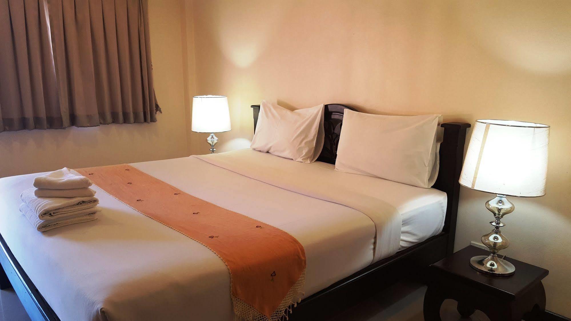 Panupong Hotel Chaweng  Bagian luar foto