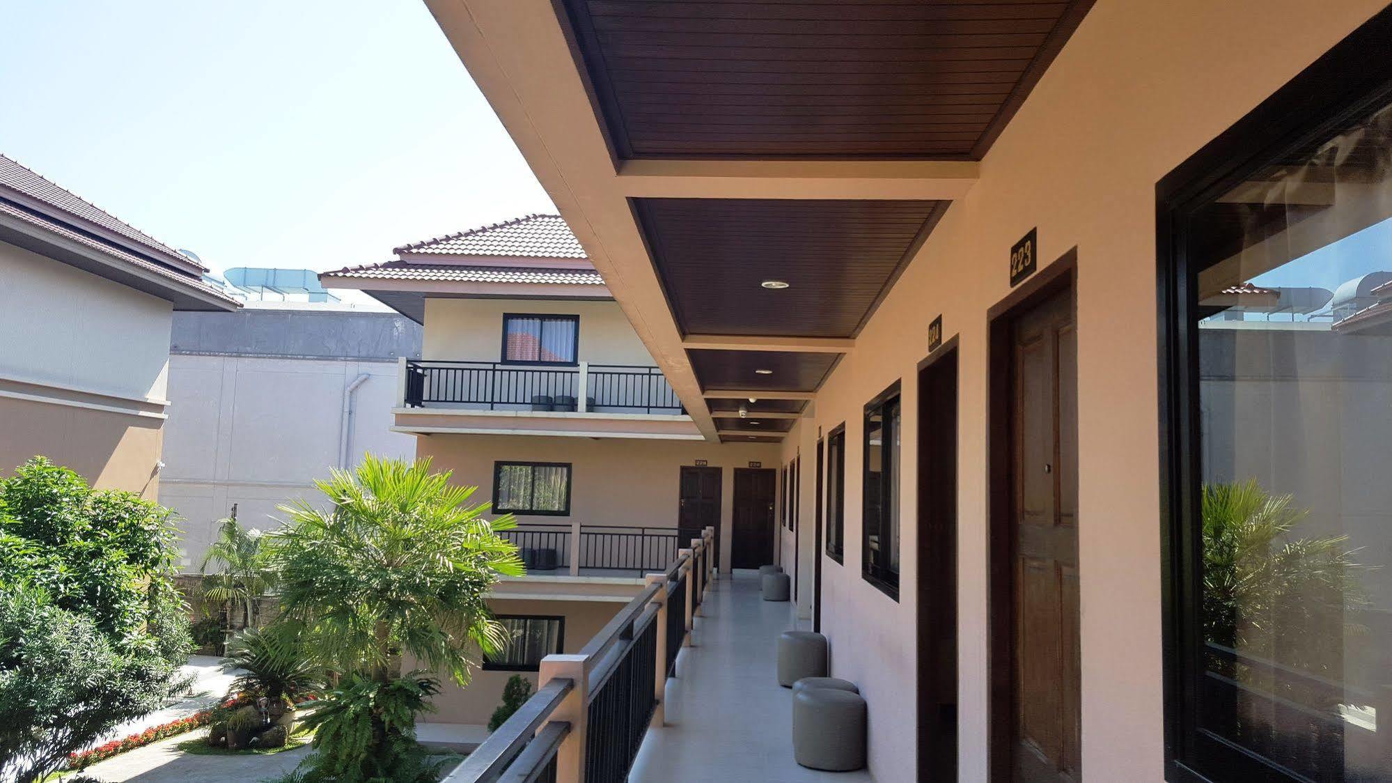 Panupong Hotel Chaweng  Bagian luar foto